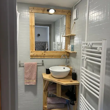 Climatise Avec Terrasse Ombragee Dans Maison Au Calme Et Dans La Verdure * 니스