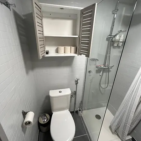 아파트 Climatise Avec Terrasse Ombragee Dans Maison Au Calme Et Dans La Verdure 니스