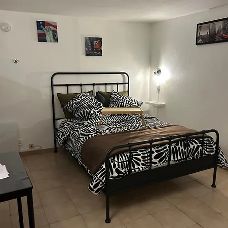 아파트 Climatise Avec Terrasse Ombragee Dans Maison Au Calme Et Dans La Verdure 니스