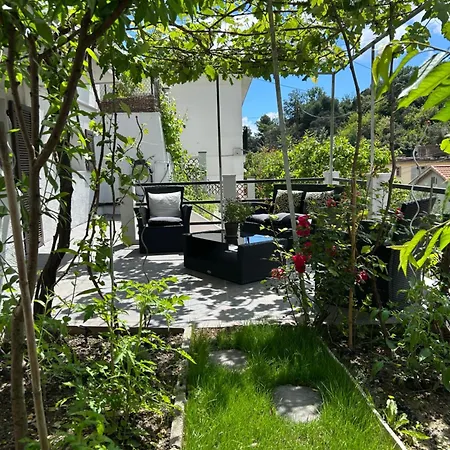 아파트 Climatise Avec Terrasse Ombragee Dans Maison Au Calme Et Dans La Verdure 니스