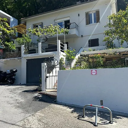 Climatise Avec Terrasse Ombragee Dans Maison Au Calme Et Dans La Verdure 아파트 *