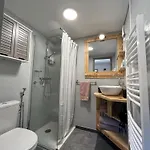Climatisé Avec Terrasse Ombragée Dans Maison Au Calme Et Dans La Verdure * Nizza