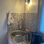 Climatisé Avec Terrasse Ombragée Dans Maison Au Calme Et Dans La Verdure Appartamento