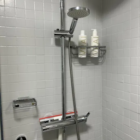 Lejlighed Climatise Avec Terrasse Ombragee Dans Maison Au Calme Et Dans La Verdure *