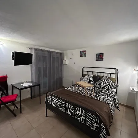 Lejlighed Climatise Avec Terrasse Ombragee Dans Maison Au Calme Et Dans La Verdure Nice